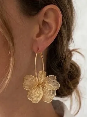 Anthropologie Gold plated hollow floral wire hoop earrings Large Vintage Style Womens Jewelry thumbnail 4