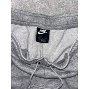 Nike Sportswear Club‎ Fleece Sweatpants Womens S Gray Mid Rise Tapered Jogger thumbnail 3