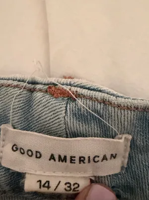 Good American flare jeans thumbnail 3