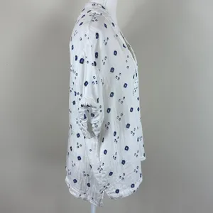 XiRENA Avery‎ Cotton V-neck Blouse in White w/ Blue Print Size Large thumbnail 7