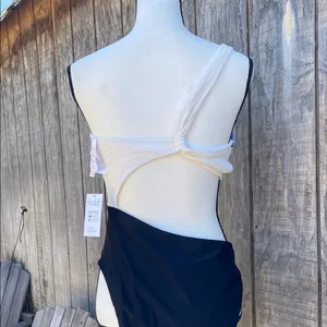Cupshe Woman’s Black and White Color Block Textured One-Shoulder Monokini XL thumbnail 3