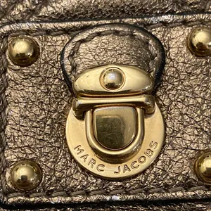 Marc‎ Jacobs Quilted Metallic Bronze Leather Zip Around Continental Wallet thumbnail 4