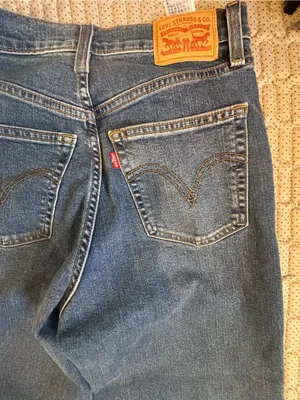 Levi's Women's Medium Blue Wide-Leg Flare Jeans thumbnail 7
