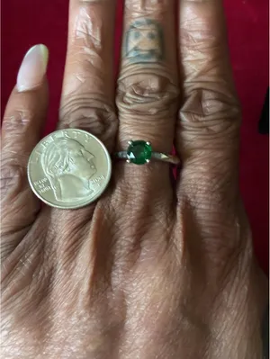 Vintage Silver Tone Faux Emerald Solitaire Ring Green Stone Size 9 thumbnail 7