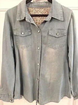 Light blue denim button thumbnail 1