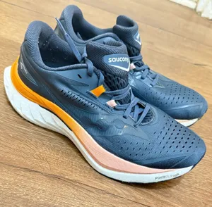 Saucony Endorphin Speed 4 Women's Running Shoessize 8.5 thumbnail 1