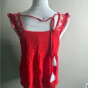 Savannah Jane red embroidered sleeveless top M thumbnail 8