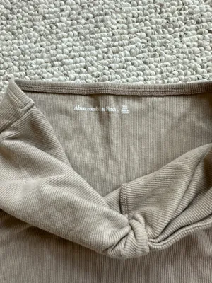 Abercrombie top thumbnail 2