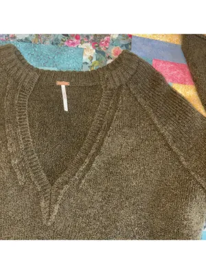 Free People Wool Blend V-Neck Flare Sleeve Woman’s Small Sweater Cozy Casual thumbnail 2