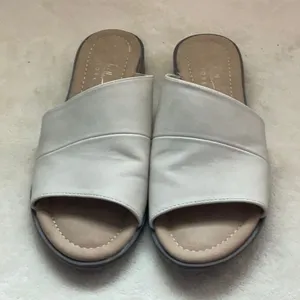 Nicole Miller Women's White Slide Sandals thumbnail 1