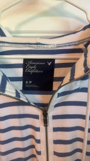 American Eagle Outfitters Sweatshirt Hoodie thumbnail 3