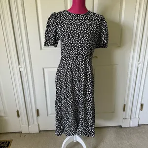 Something Navy Strong Shoulder Floral Midi Dress thumbnail 4