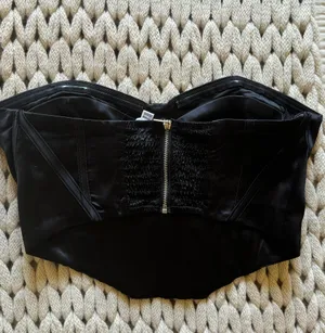 Garage Corset thumbnail 3