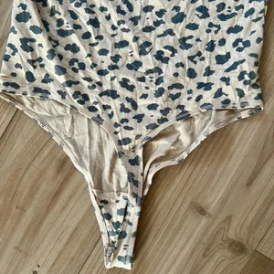 Abercrombie NWT Leopard Bodysuit thumbnail 7