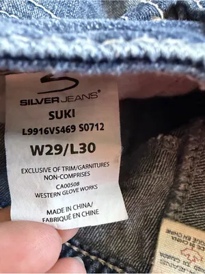 Silver Jeans Women's Flare Jeans in Medium Blue Wash thumbnail 4