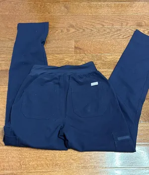 FIGS technical collection Kade Cargo Scrub Pants for Women thumbnail 6