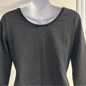 White House Black Market Black White Striped Floral Accent Women's Top Small thumbnail 10