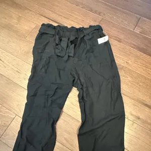 Old Navy Women’s Linen Black Pants Size 6 NWT C1-049 thumbnail 4