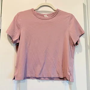 Lululemon Tee thumbnail 1