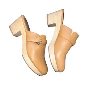 ✨Madewell The Monique Buckle Carmel Sz 9 Clogs ✨ thumbnail 1