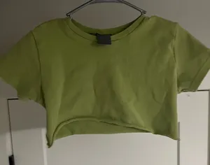 Nike shirt thumbnail 1