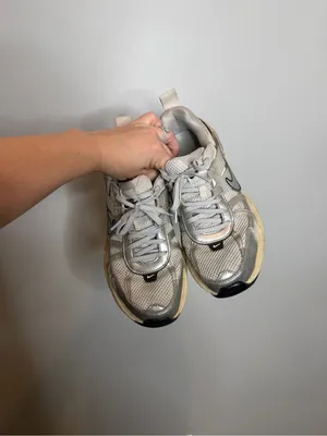 Nike V2K Run Womens 9 Summit White Metallic Silver Y2K Chunky Sneakers Shoes thumbnail 2