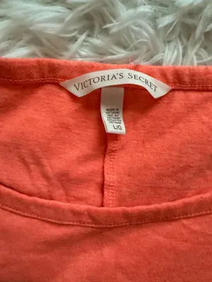 Victoria's Secret shirt thumbnail 2