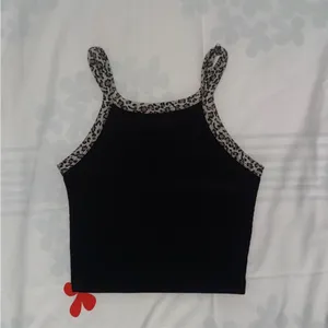 Princess Polly Leopard Crop Top thumbnail 2