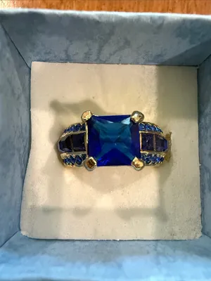 Vintage Gold-Tone Ring with Royal Blue Gemstone Accents Size 7.5 thumbnail 2