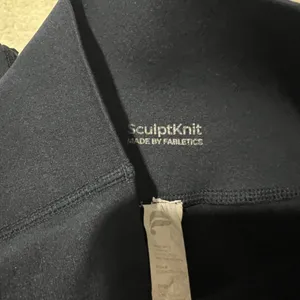 Fabletics Sculp Knit by size large thumbnail 3