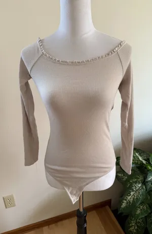 Abercrombie & Fitch Ruffle Cream Long Sleeve Bodysuit thumbnail 1