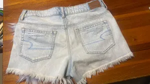 American Eagle Lightwashed Denim  Shorts Size 6 thumbnail 3