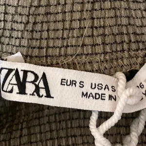 Zara Women's Gray Smocked Short Cap Sleeve Mock Neck Textured Crop Top Size S thumbnail 3