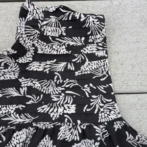Loft Sleeveless Loose Fit Black and White Floral Top thumbnail 7