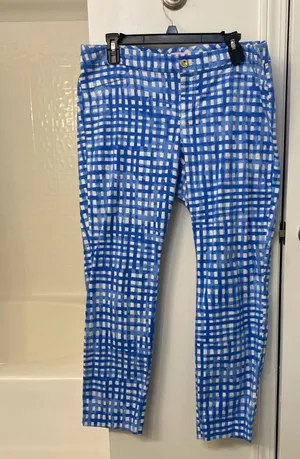 Lilly Pulitzer pants. Super cute print! Smoke free- pet free home. Women’s thumbnail 1