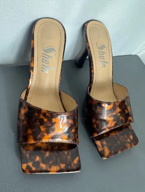 SHEIN Tortoiseshell Brown Square-Toe Slide Heels size 6 thumbnail 1