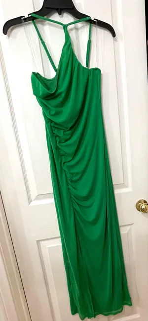 Elegant Green Evening Dress thumbnail 5