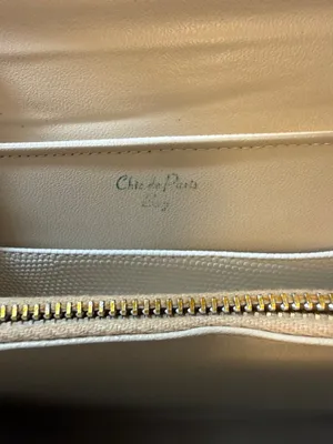 Chic de Paris Structured Textured Gold Toned Hardware Vintage Shoulder Bag thumbnail 2