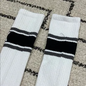 PINK Victoria's Secret women’s White Socks thumbnail 3