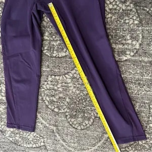 Alo Women’s Size S Purple Mesh Insert Cropped Leggings thumbnail 6
