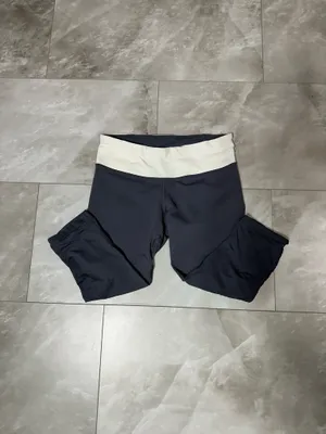 Lululemon Womens Crop Leggings Size 8 Grey Free Runner thumbnail 4