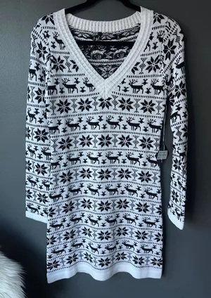 NWT’s Black and White V-Neck Sweater Dress size Large thumbnail 1