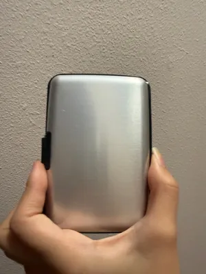 Sleek Silver Metal Card Wallet thumbnail 2