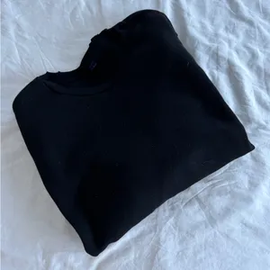 Women’s Black Crewneck Sweatshirt Soft Cozy Minimalist Pullover Size Large thumbnail 3