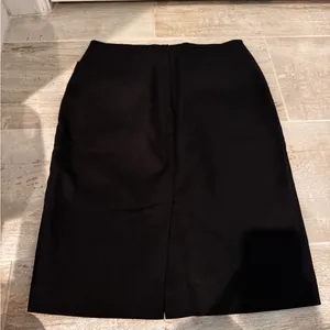 Club Monaco Black Pencil Skirt with Leather Pockets Size 0 thumbnail 1