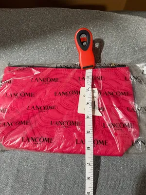 Lancôme hot pink quilted cosmetics pouch NWT thumbnail 5