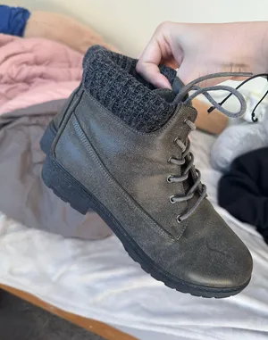 winter boots Gray Size 10 thumbnail 2