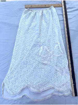 Vintage White Lace Skirt With Bow Accent & Scalloped Hem Elastic Waist Lined 35o thumbnail 3