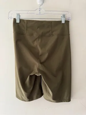 Madewell MWL High Rise 7" Olive Green Biker Shorts‎ thumbnail 4
