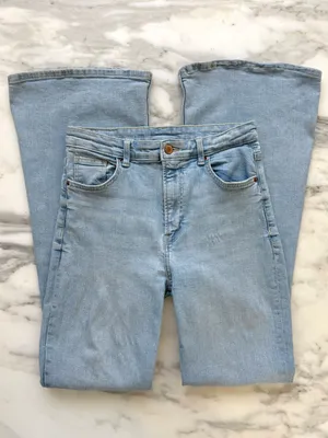 Bershka High Rise Flare Jean • Sz 6 thumbnail 4